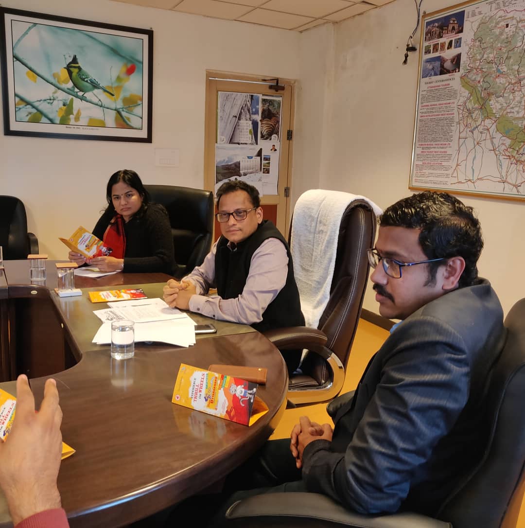 UTDBofficial's tweet image. सचिव पर्यटन श्री दिलीप जावलकर, तथा प्रबंध निदेशक  गढ़वाल मंडल विकास निगम श्रीमती ज्योति यादव द्वारा आगामी दिनों में आयोजित होने वाले विभिन्न उत्सवों की जानकारी के आयोजन के सम्बन्ध में जानकारी दिये जाने के उद्देश्य से प्रेस कान्फ्रेंस की गयी।
#MTBChallenge  #TLF2019 #IYF2019