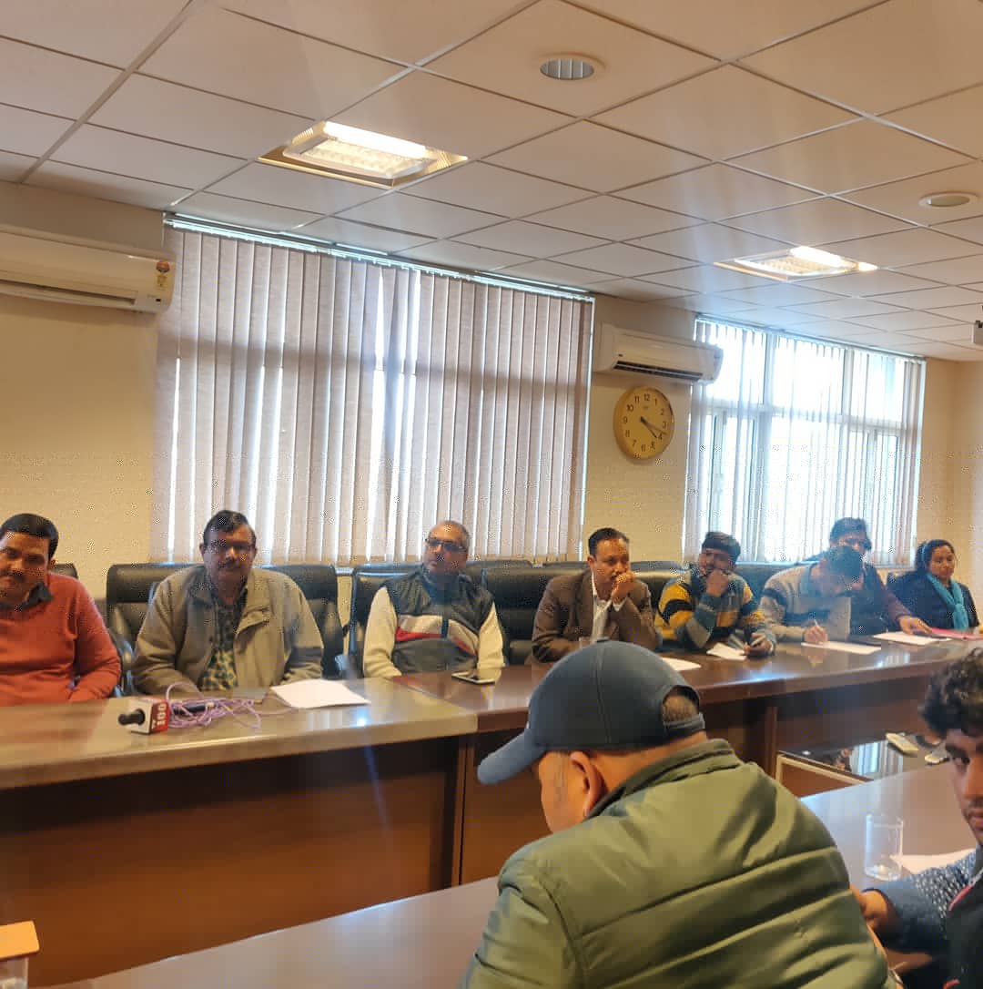 UTDBofficial's tweet image. सचिव पर्यटन श्री दिलीप जावलकर, तथा प्रबंध निदेशक  गढ़वाल मंडल विकास निगम श्रीमती ज्योति यादव द्वारा आगामी दिनों में आयोजित होने वाले विभिन्न उत्सवों की जानकारी के आयोजन के सम्बन्ध में जानकारी दिये जाने के उद्देश्य से प्रेस कान्फ्रेंस की गयी।
#MTBChallenge  #TLF2019 #IYF2019