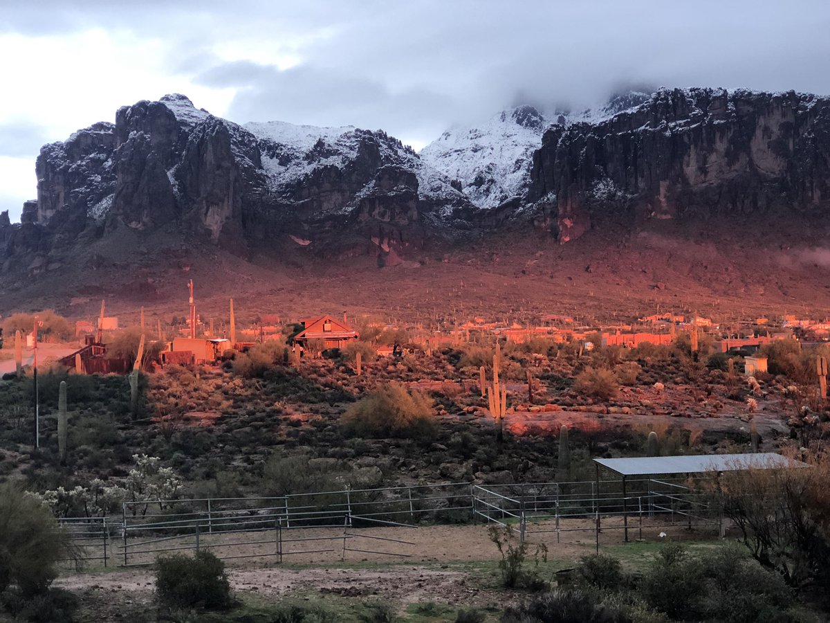 LocalCalysta's tweet image. Yesterday evening. We are beyond lucky to live in one of the most beautiful places! (I took this photo from by back porch)