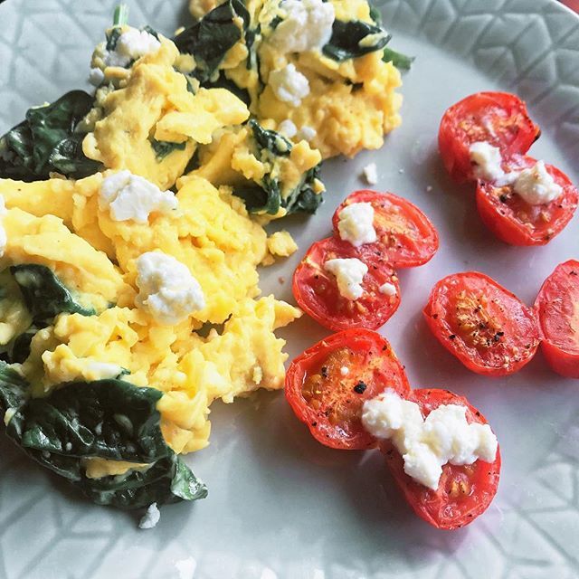 _avoketo's tweet photo. Creamy scrambled eggs + spinach,
paired with roasted cherry tomatoes
(all sprinkled with French feta cheese)
•
#ketobreakfast #ketofood #lowcarbbreakfast #lowcarb #healthyfood #healthybreakfast #ketojourney #ketofooddiary #weightlossjourney https://t.co/3H423qF86r https://t.co/8CGXHLussR