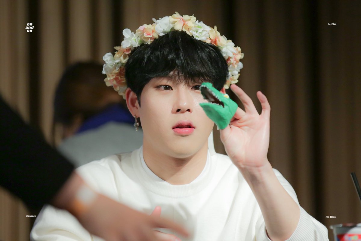 honeyactivities's tweet photo. jooheon playing with an alligator (2019) https://t.co/1GXre6KsuO