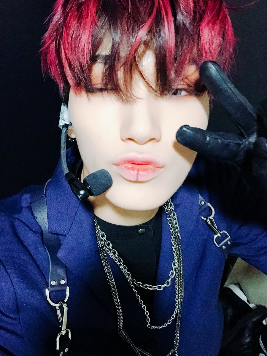 ATEEZofficial's tweet photo. [#산] 뿌우Bboo?!
사랑을 발사❤️
오늘 하루도 고생 많았어요! Chu~~💕
#ATEEZ #에이티즈 https://t.co/uMaZGujGC2
