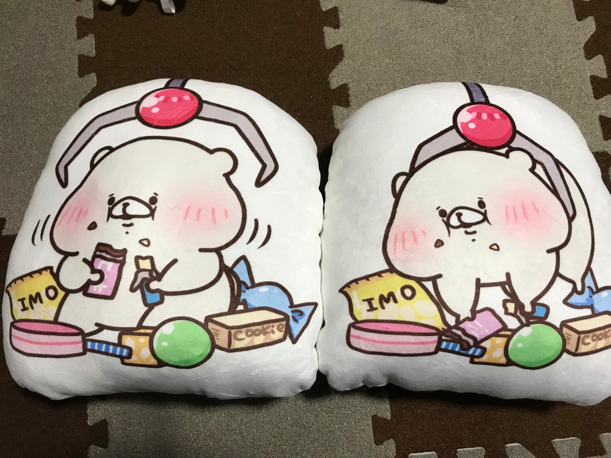 soltummy's tweet photo. トートバッグは貰えなかった(ﾉД`)ｼｸｼｸ
朝速攻で瞬殺だったらしい・・・。
そしてこのクッション取るのにかなりの金額がかかった(-_-)
鬼設定だった・・・。
でも取れてよかった(*´ω｀*)
そしてゲットしたくまグッズを飾り付けた！！
超幸せである❤

#ともだちはくま
@tamsorogi https://t.co/PV4Adg9Sya