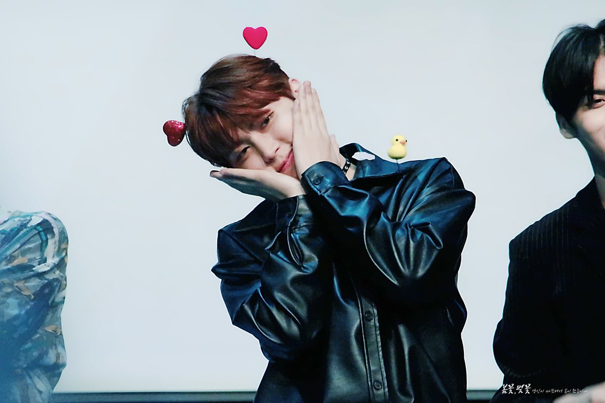 blossomsjy's tweet photo. 190223 상암 팬싸 

:¨·.·¨:        :¨·.·¨:        :¨·.·¨:       
 `·.. 이       `·.. 재        `·.. 윤

:¨·.·¨:        :¨·.·¨:        :¨·.·¨:       
 `·.. 사       `·.. 랑        `·.. 해

#SF9 #에스에프나인  #NARCISSUS #나르키소스 #예뻐지지마 #재윤
#JAEYOON #在允  @SF9official https://t.co/u80q44MXjK