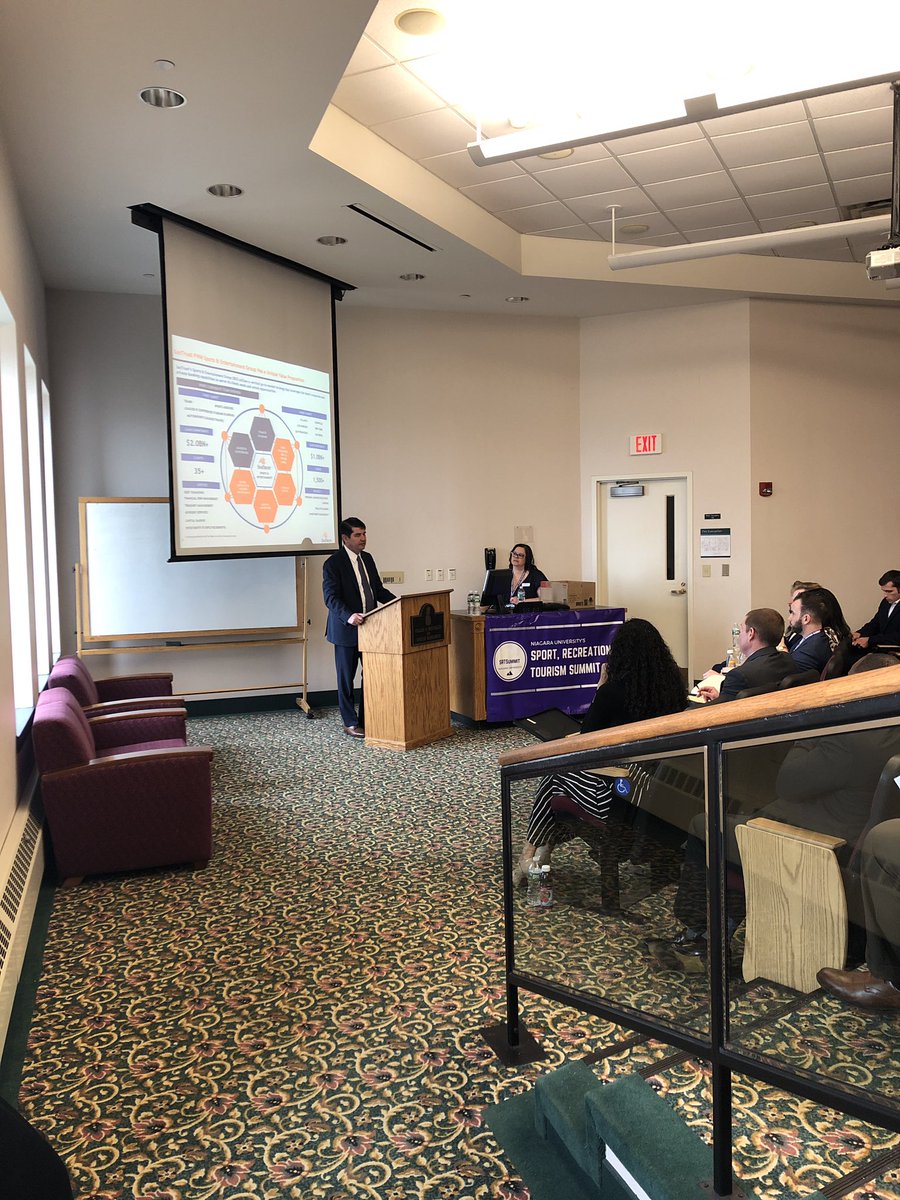 Jeff Dunn, Executive Vice President, Sports &amp; Entertainment Group of SunTrust is providing a great keynote to start #SRTSummit2019