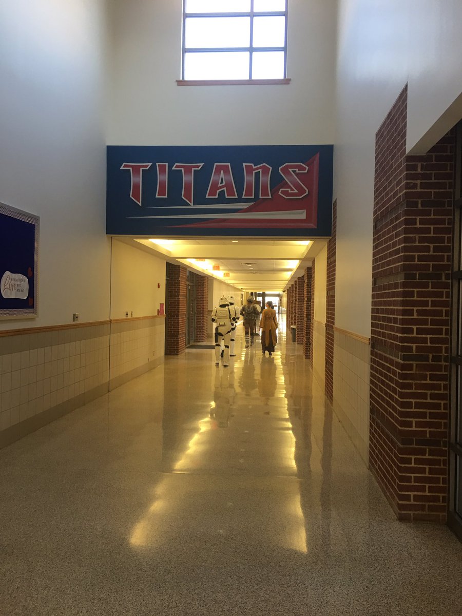 Star Wars sighting <a href="/librarypalooza/">Frisco ISD Librarypalooza</a>