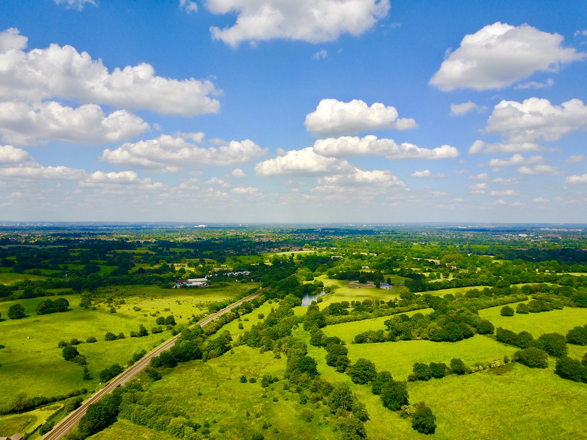 WendyPu01820112's tweet photo. Drone Professional Services @AerialImpact covering #grbhamchambers #brumhour #Birmingham #Solihull #solihullhour #Warwickshire #Worcestershire #Staffordshire https://t.co/miz5grpsCc