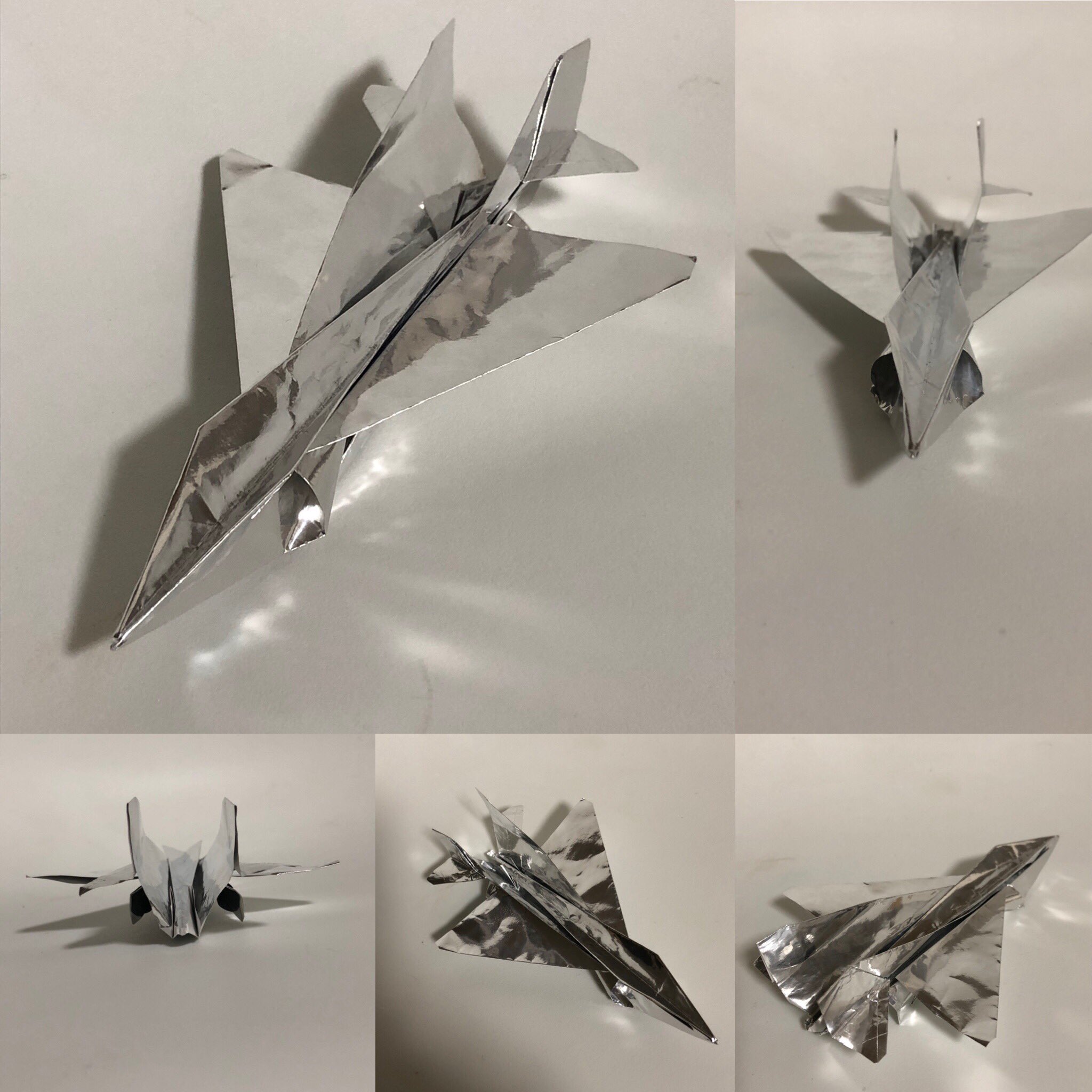 折り紙職人 V Twitter 1枚目の写真は F 14 イーグル 2枚目の写真は 三葉機 桃谷好英さんの おりがみ飛行機 より イーグルはめちゃくちゃカッコイイ 三葉機は1枚折りでまさかの3枚羽根の飛行機が折れるなんて 折り紙作品 桃谷好英さん