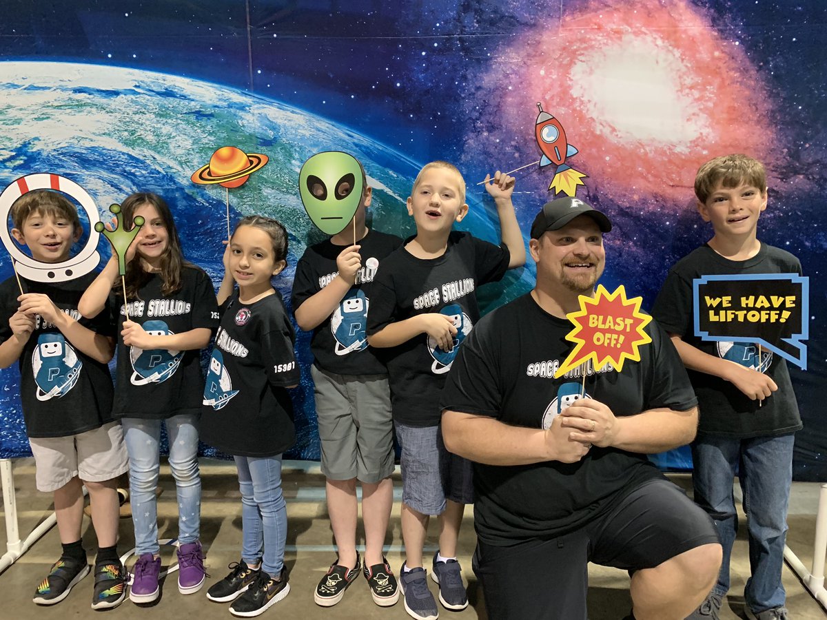 Rebecca Holcomb tweet media