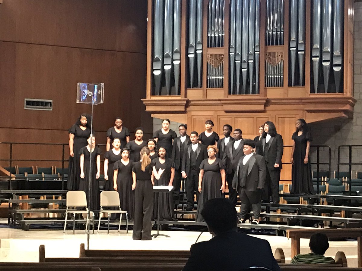 I love the heart that the Dekaney Chamber Choir shows with when they sing!!  Another engaging performance at the Madrigal and Chamber Choir Festival in San Antonio. <a href="/SpringISD/">Spring ISD</a> @Joerclark #SISDPVA