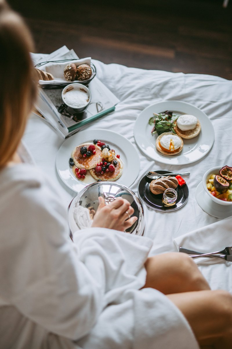 MiddleEastVIP's tweet photo. Metropole Hotel, seat back, relax, and let the Room service takes care of everything. أستلق، وإسترخ، ودع خدمات الغرفة تعتني بكل شيء
#HMGlife #HMGmoments #ThePreferredLife #RoomService https://t.co/COvqqOyVQr