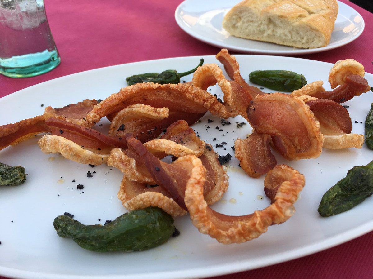 aupanai's tweet image. Me sobra lo verde, por lo demás no va a sobrar nada 😂😂😂😂😂
#torreznosdesoria