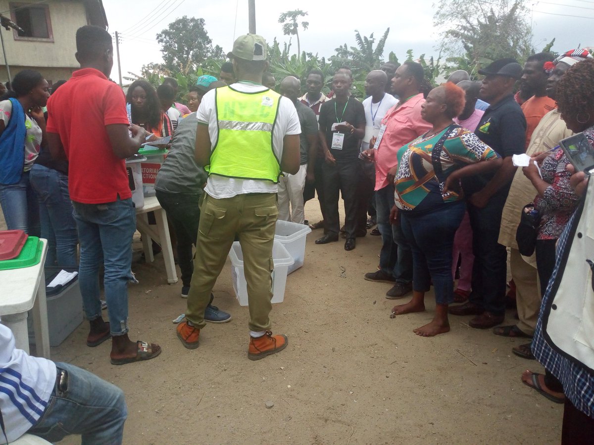 GADA_PHC's tweet photo. Women at ward 5 unit 4 in okrika mainland can be seen monitoring the process and counting along with the @inecnigeria.

When elections are peaceful, free and fair, women participate actively
#StopVAWIP 08001100000
#NigeriaDecides2019
The first result collation we've witnessed https://t.co/QZwt7BfEwm