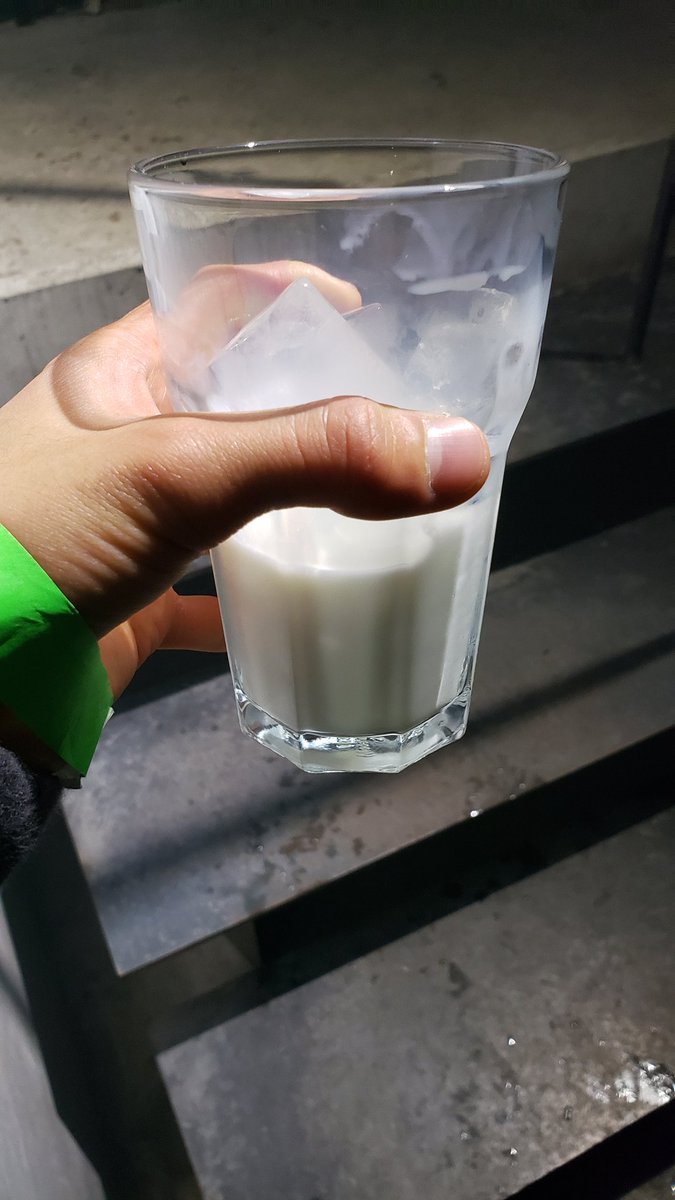 AT4SQ's tweet photo. おいしい牛乳おいしい
#MaxHakuba https://t.co/MZH22Uskyp