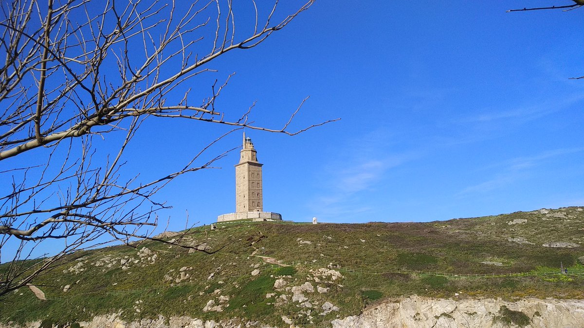 SAldreyMunin's tweet photo. Torre de Hércules, Coruña!!!
Sol, peces, torre #micommes #mifanclubes #mifanclubciudad @MiStoreMarineda https://t.co/iq52jsFUPp