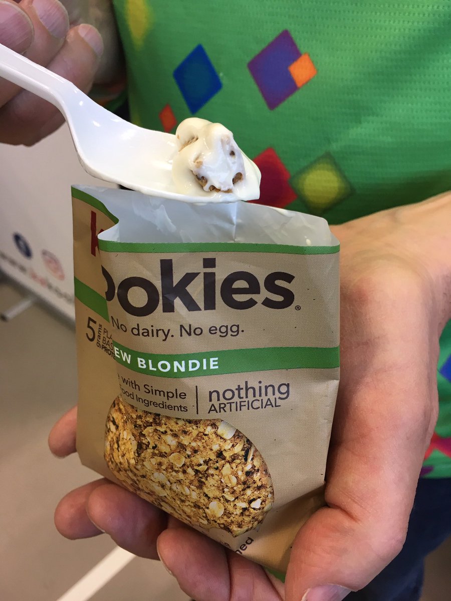 Kakookies's tweet photo. Having fun at the @mspmag &amp; @NWHealthU #MSPFitFest today handing out “walking Kakookie parfaits”! Mmm mmm! 😋 #minneapolis #fitness #kakookies #twincities #oatmealcookies #nutritiousanddelicious https://t.co/VpJLTrxH7h