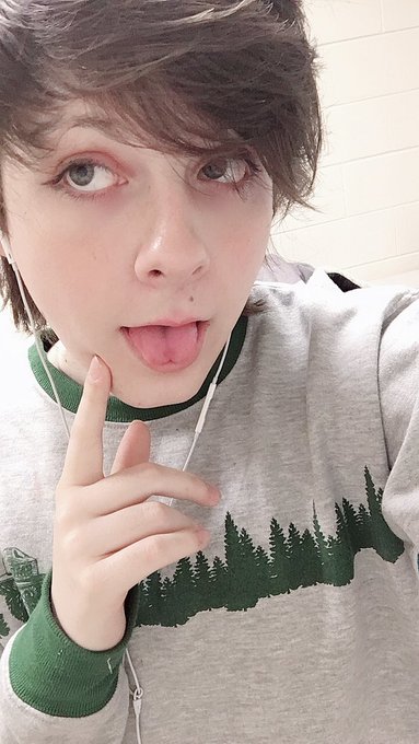 For anyone who misses me I’ll be back soon. Life is kicking my ass rn but I’ll survive. I love you all