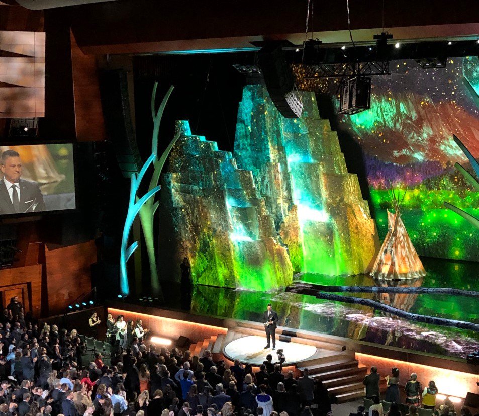 YMCA_Canada's tweet photo. It was an #inspiration-filled evening, as 12 people were recognized for their career achievements at the @Indspire Awards ceremony, including @Peter_Dinsdale, our President and CEO, for his dedication to public service. Congratulations to all the awards recipients on this honour! https://t.co/nWaV3Hxq3T