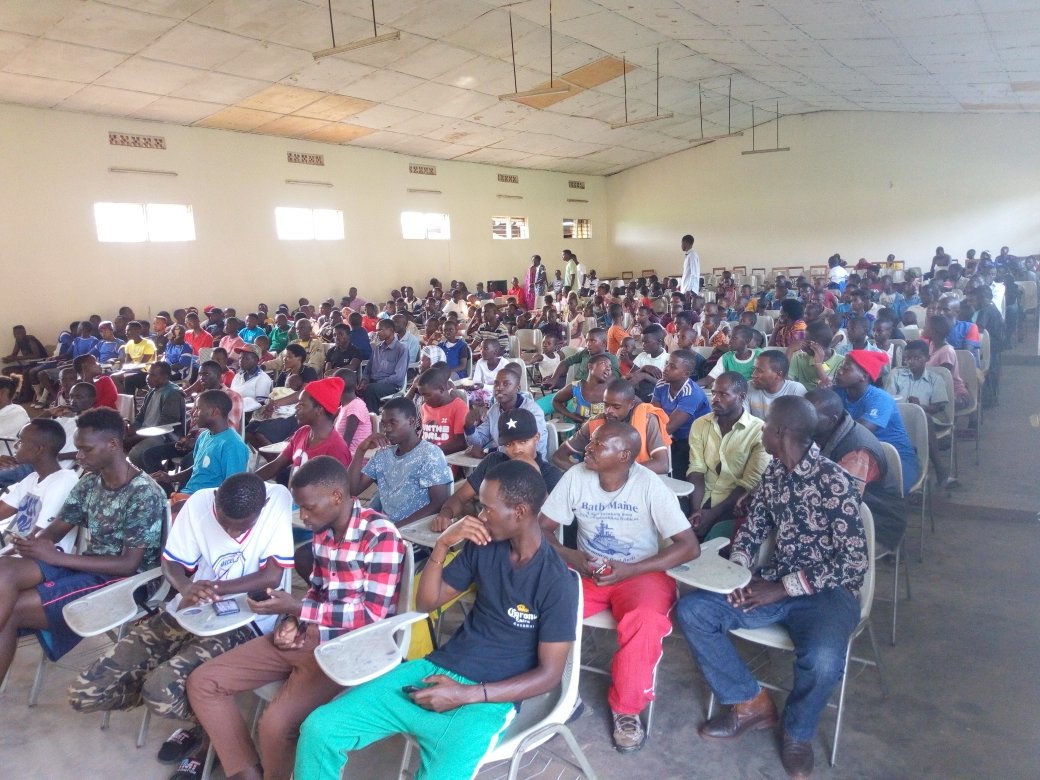 musirikaredavid's tweet photo. #IntekoRusange @GasaboYouth #KacyiruSector #KamutwaCell yabimburiwe numukino wumupira w'Amaguru @Gasabo_District @aimemuyombano @LeonMugenzi @sterwamu @MinYouthRwanda @RwandaYouth https://t.co/sxtP50DRcL
