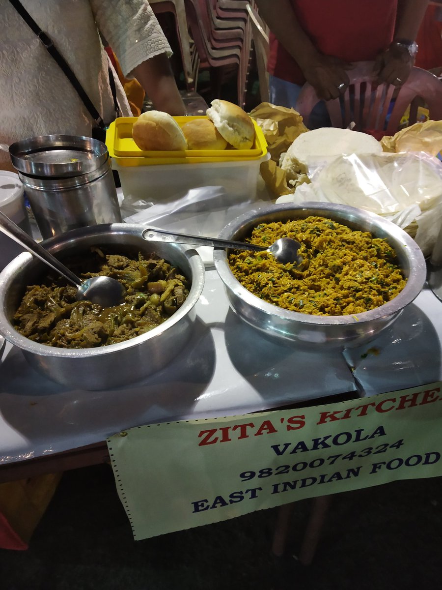 thatdoggonelady's tweet photo. There's an East Indian food festival happening at Andrews in Bandra and they're selling tongue roast, vindaloo, prawn+ fish cutlets, beef chops, chicken pan rolls, duck moilee, sausage pao etc. The only 'veg' items? Breads, pickles &amp; fugiyas. 

#Mumbai go, go, go! https://t.co/EqiGpoBYoD