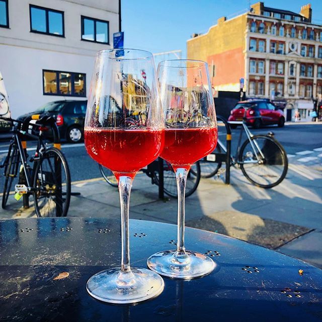 vinocle's tweet photo. Spring is in the air! @thehivee2 
#vinocle #naturalwine #vinvivant #vinnaturel #vin #vino #wein #wine #winemaker #vigneron #organic #nature #raw #drinks #food #happy #bar #restaurant #instagood #photooftheday #beautiful #happy #picoftheday #fun #instadaily #london https://t.co/JFp4jvODDP
