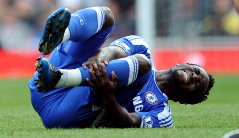 TFSyllabus's tweet image. Injuries have prevented Essien from completing a number of full seasons with Chelsea and he also missed the 2010 FIFA World Cup with Ghana.

Essien was a resilient veteran who face adversity head on in order to recover and resume his playing career. 

#ResilientEssien