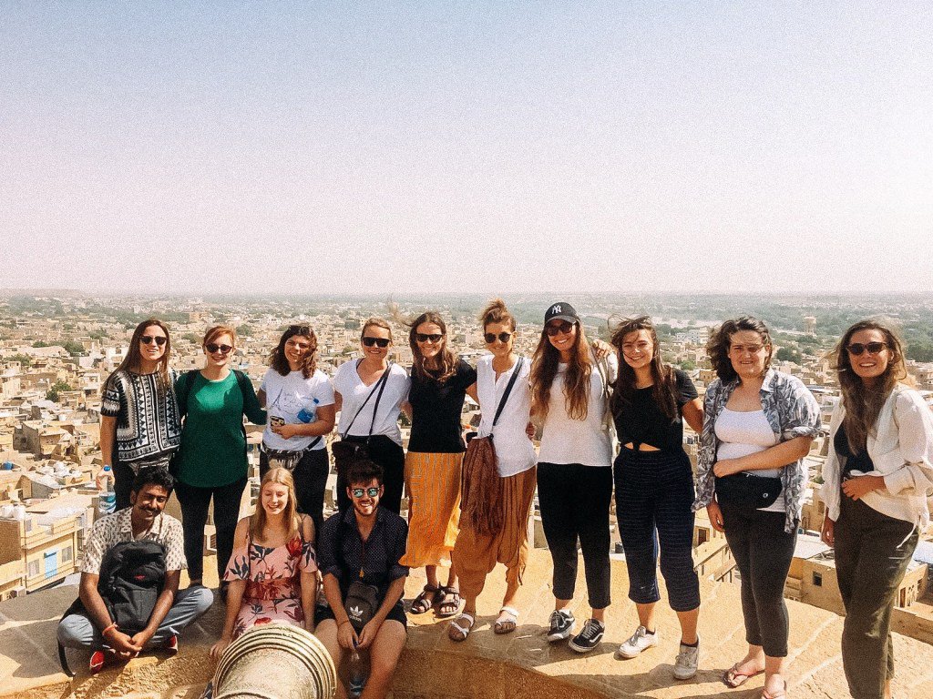 Group tours: A different kind of solo travel consumedbywanderlust.co.uk/2019/02/23/gro…