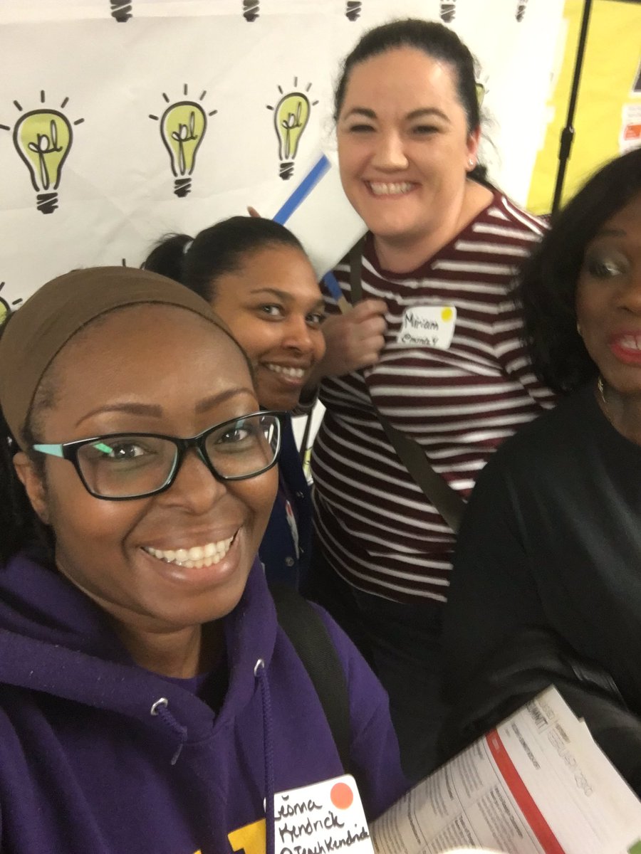 TeachKendrick's tweet photo. Got all my pictures covered booth, PL/MIZ/PLT #GoogleMVP19 @BlendedDISD https://t.co/mC2FKVkRVi