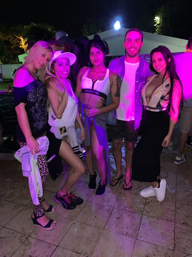 <a href="/Flirt4Free/">Flirt4Free</a> Colombian Squad! 🇨🇴✨
We were bout <a href="/ViveLalexpo/">LaLexpo</a> 💙
<a href="/AngelNDemon4uok/">👼Angel Dee😈</a> <a href="/ATorresT10/">AlejaTorres</a> <a href="/CarlosF4F/">Carlos Diaz</a> @SavalosValeria being flirts w/ life this week! 💙💙💙💙💙