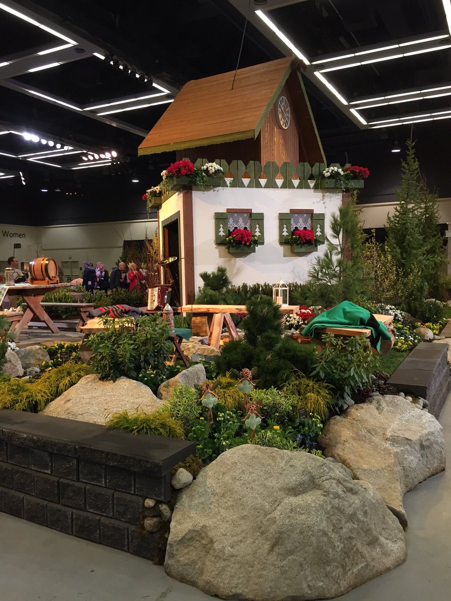 The hills are alive <a href="/NWFGS/">Northwest Flower & Garden Festival</a> ! #meetmeatthecuckooclock <a href="/KING5Seattle/">KING 5 News</a>