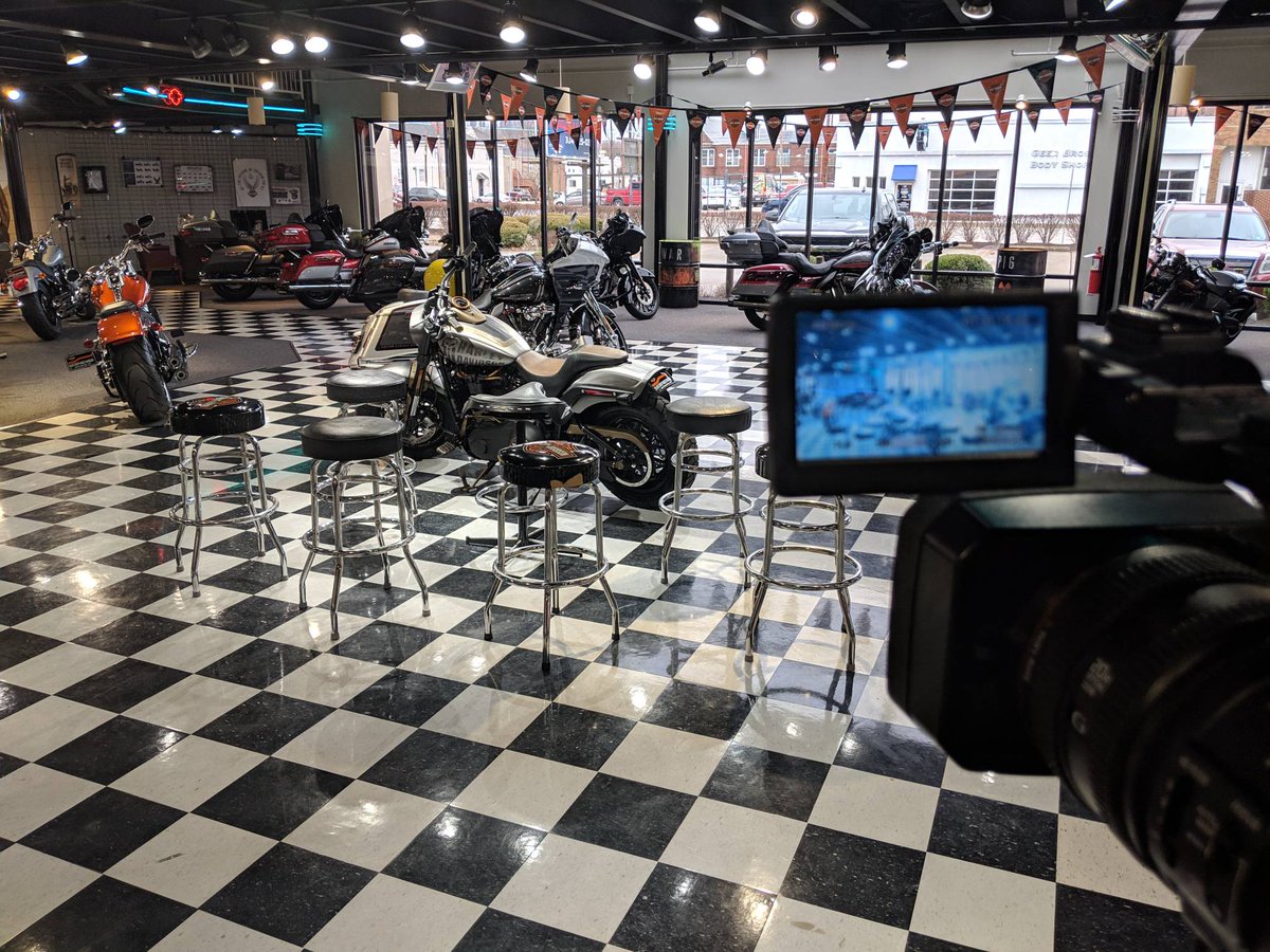 CollinsCTC's tweet photo. Tune in to our Facebook at 12:15 for our Mass Media Engineering program's live stream of the Big Daddy C's bike build off winner announcement. #CCTCtech #CCTClive https://t.co/Li8njPOovg