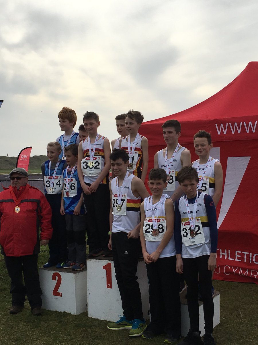 A nice dry but windy day for the cross country championships. A fast undulating course over the sand dunes with several log jumps saw Newport Harriers U13 boys win bronze #MuddyBrilliant #WelshChamps19 @Caerleonboyspe