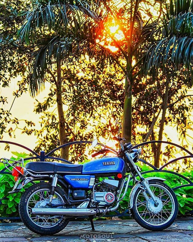 hassanelyas_'s tweet photo. Celebrating 5 Years with my pocket rocket, many more happy miles to go. 📸  Credits : @jonan_arthur | #2stroke | #chrome | #biker | #motorcycles | #imtheindianbiker | #retro | #vintagestyle |#india | #caferacer | #instamotogallery | #save2stroke | #ol… https://t.co/qLP8Q87cYV https://t.co/SRDCoWDqVw