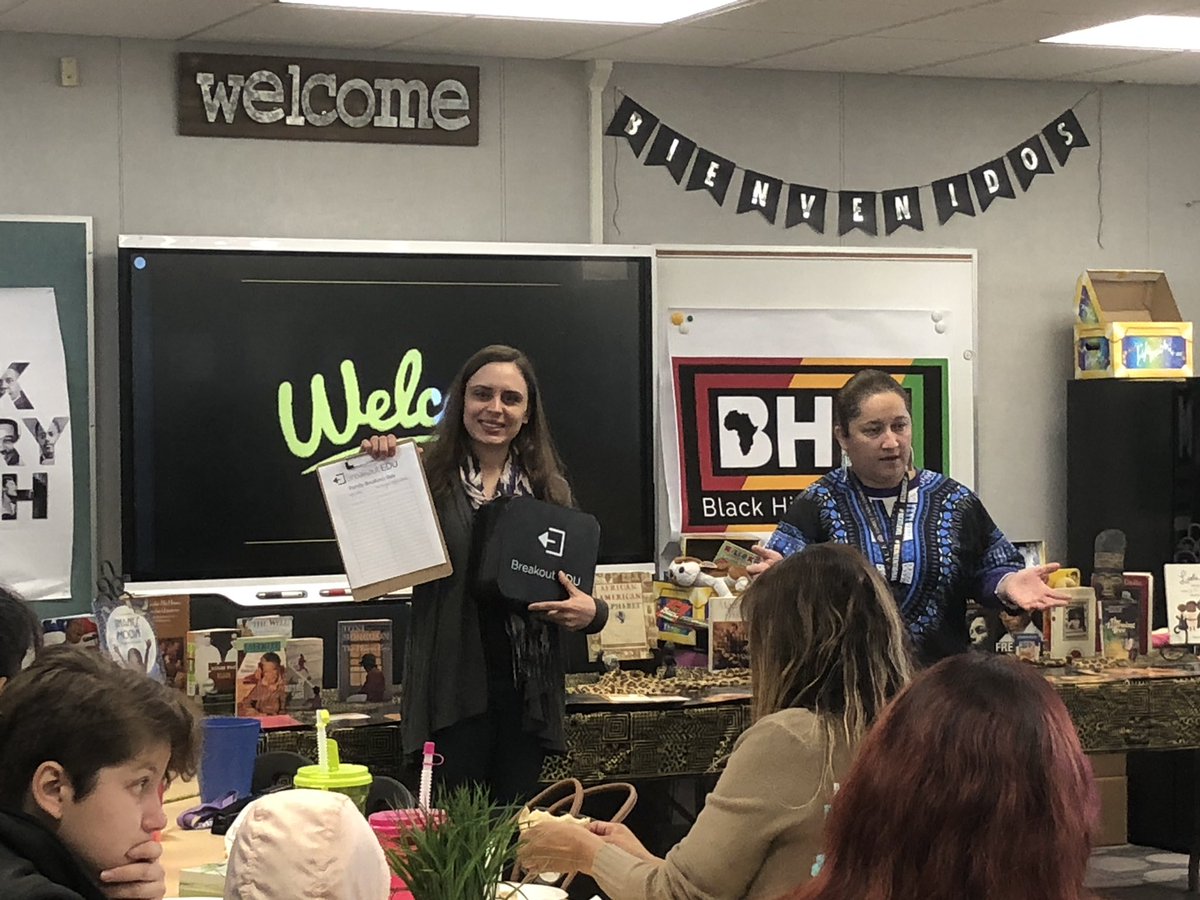 Harrisbooster's tweet photo. Parent Cafe was packed yesterday morning. Parents got learn about some really engaging opportunities in the library. We highlighted the #DAAPAC presentation. We honored one DAAPAC parent for her continued support, @Andrea78607676 you rock. #harrishawks #hawksnest #TeamFACE https://t.co/wXMq4Jr8gf
