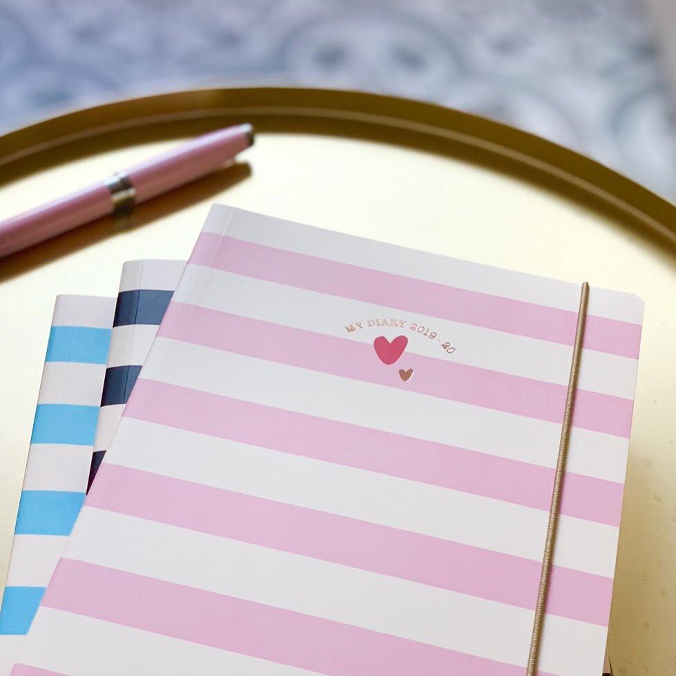 Truly_Tangible's tweet photo. Keep a diary, cement memories and track your forwards momentum!
#stationery #momentum https://t.co/iqDsWGjLTj