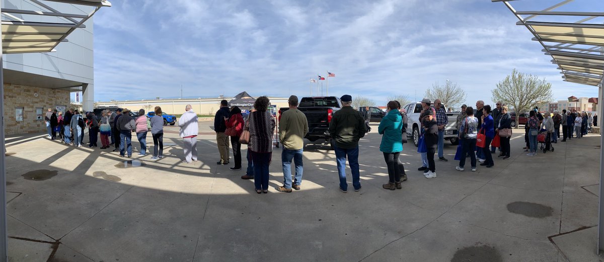 TempleAreaBA's tweet photo. Love looking out the doors and seeing this crowd! If you want to skip the wait, buy your tickets online: https://t.co/ftgocBKNwn
Make sure to check out our photo booth in the assembly hall for a giveaway 🎉 https://t.co/p22hRZPWbi