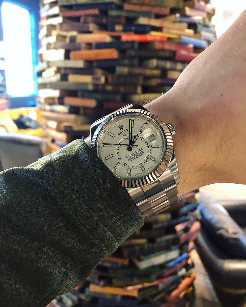 SeenThruWrist's tweet photo. #furniturestore - A very nice column wrapped in books📚 #bookcolumn #lifestyle #watchanist #rolex #rolexwatch #skydweller #watch #watches #watchaddict #watchcollector #watchlover #watchoftheday #watchphotography #wrist #wristshot #wristwatch #wristporn #wristcandy #wristgame https://t.co/iDBCE8o4Uz