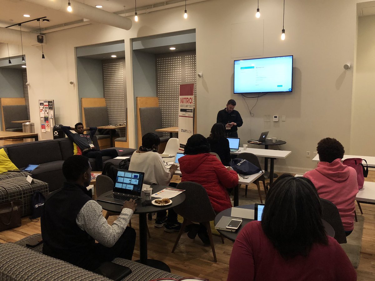 StartupCincy's tweet photo. .@StartBlox is posted up in the Living Room @UnionHallCincy showing #NitroBootcamp how they act as a virtual coach for setting up small businesses and startups. #StartupCincy https://t.co/ug0EepYRaa