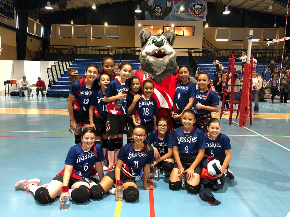 americanopuebla's tweet photo. Nuestras Huskies en la Convivencia de Voleibol #ASOMEX dando lo mejor #OrgulloCAP Go Huskies Go!! https://t.co/KkHgarOQNH
