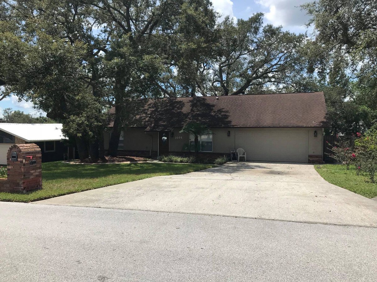 RockerRealtyInc's tweet photo. Open House today 11-1! 2006 The Crescent in Clermont! #EmilyPhillipsSells #RockerRealtyInc #FloridaNative #3rdGenerationRealtor #FloridaRealEstate #ClermontFlorida #LakeAccess #ClermontChainOfLakes #LakeMinnehaha #ClermontForSale https://t.co/hiRMBoOoRl