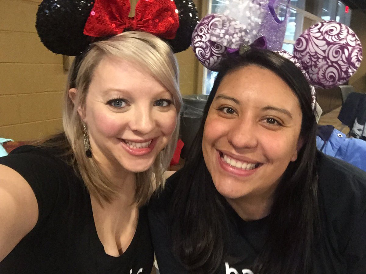 ADavisKinders's tweet photo. FETC Roomies #jcstechleads @YolandaHMiller https://t.co/Q9I51M4XzF
