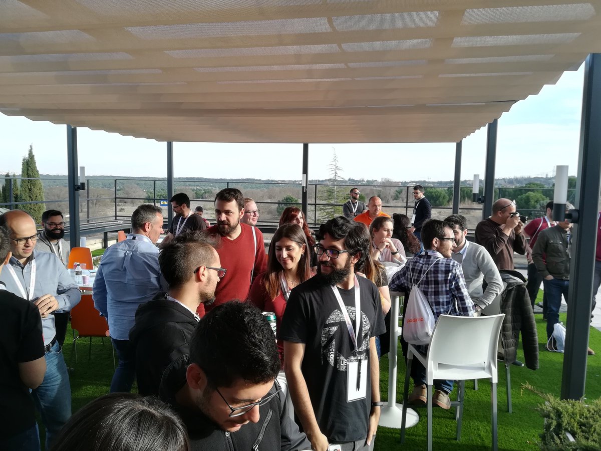 paradigmate's tweet photo. Ponemos el punto y final a nuestro primer #ParadigmaOS! Ha sido una experiencia única. No nos vamos sin agradecer el esfuerzo de todos los voluntarios que lo han hecho posible, a los participantes, los patrocinadores y todos los asistentes. ¡Hasta la próxima! https://t.co/Ki1OI6uUuQ