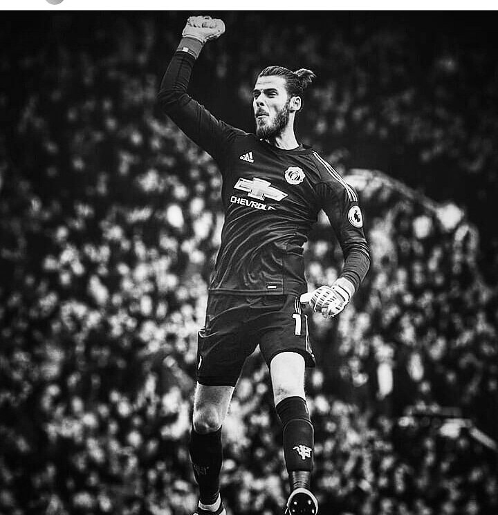 SemhujaM's tweet image. Liverpool Mimi mikono laki