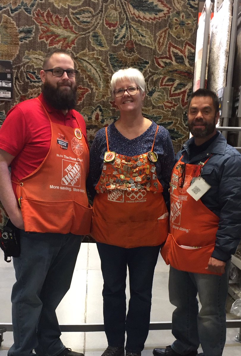 Celebrating Teresa for associate of the month and thinking her for all that she does. @shandra_hunt <a href="/TonjaBarnicle/">Tonja Barnicle</a> @thdsaltarelli