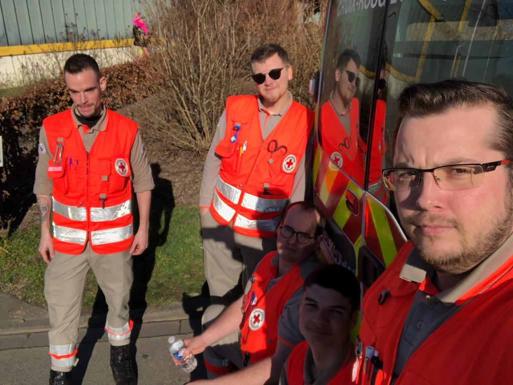 CroixRougeDK's tweet photo. [#DPS] Aujourd'hui nos #secouristes sont mobilisés pour la bande de #Brouckerque
#carnaval2019 https://t.co/wjh64ZvIS3