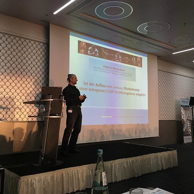 PaleoLC's tweet image. Fettfreie Muskelmasse aufbauen mit der ketogenen Ernährung. Möglich? @christian.rumerskirch #lchfkongress2019 #ketogains #ketoexpert paleolc.com/2tyvJ0r