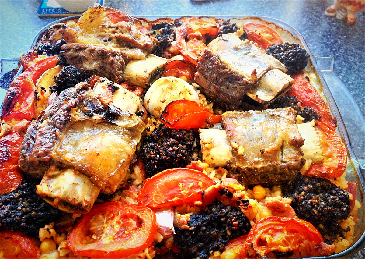 ThomasSeear's tweet photo. BLOG: Arroz al Horno. A winter alternative to paella. Perfect with a glass of wine on a sunny winters day. 
https://t.co/1o5hC77npa https://t.co/KYYYTiHA57