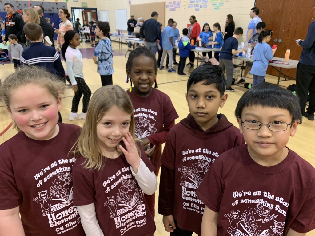 MDstackers's tweet image. @HoneygoElem #FoxStars relay team! 🦊⭐️ #ChesapeakeChampionships #HoneygoOnTheRun @mrs_moorefield