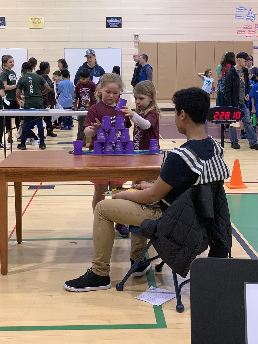 MDstackers's tweet image. Doubles working together to complete the cycle!  #Foxstars 🦊⭐️#HoneygoOnTheRun #ChesapeakeChampionships @HoneygoElem @mrs_moorefield