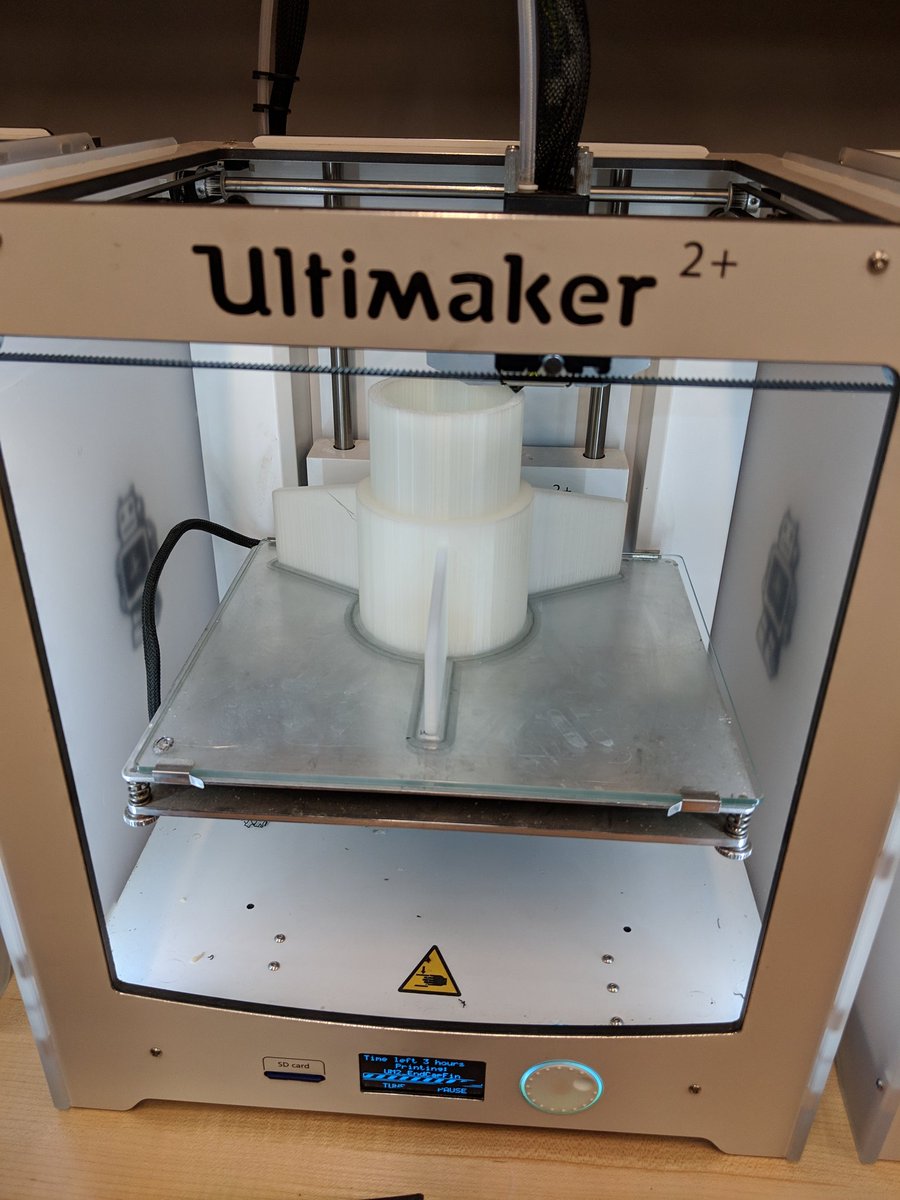 47_matthew's tweet photo. Learning about 3D Printing @QEngConnections #ConEdTech. https://t.co/UtsNUpsKyC